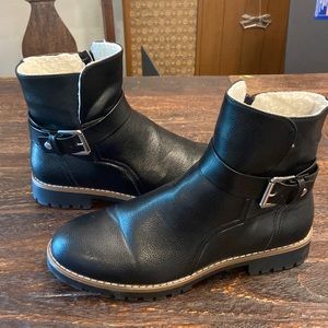 Nautica Size 9.5 Black Boot